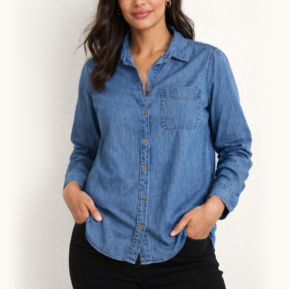 Old Navy Tops - Old Navy The Classic Shirt Button Up